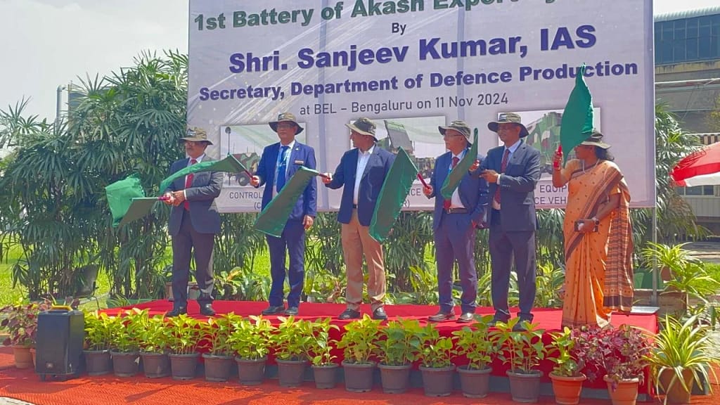 Akash Air Defence Missile: भारत ने अर्मेनिया को भेजी पहली 'आकाश' एयर डिफेंस मिसाइल सिस्टम बैटरी, 15 सिस्टम की सप्लाई का हुआ था समझौता 20 Akash Air Defence Missile- India Ships First 'Akash' Missile System Battery to Armenia as Part of 15-System Supply Deal