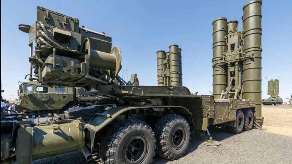 S-400 Air Defence System: भारत को रूस से मिलने वाले बाकी दो एयर डिफेंस सिस्टम के लिए करना होगा लंबा इंतजार, इन विकल्प पर हो रहा है विचार 4 S-400 Air Defence System: India Faces Long Wait for Remaining Two Russian Units, Exploring Alternative