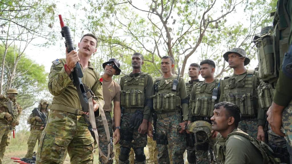 Exercise AUSTRAHIND: पुणे में चल रहा है भारत-ऑस्ट्रेलिया के बीच संयुक्त सैन्य अभ्यास, लिखी जा रही है दोनों देशों के बीच रिश्तों की नई इबारत 1 Exercise AUSTRAHIND: India-Australia Joint Military Drill Underway in Pune, Strengthening Ties Between the Two Nations