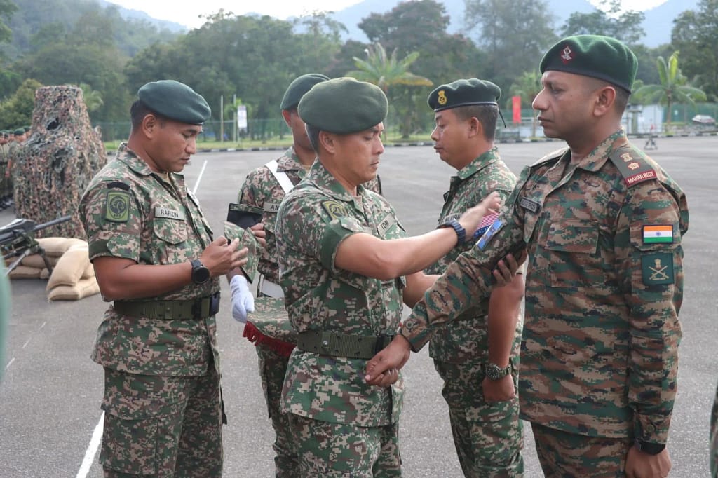 Harimau Shakti 2024: भारत और मलेशिया के सैन्य संबंधों को मजबूत करेगा 'हरिमाऊ', दोनों देशों के बीच शुरू हुआ विशेष संयुक्त सैन्य अभ्यास 15 Harimau Shakti 2024: Strengthening India-Malaysia Defense Ties Through Joint Military Exercise