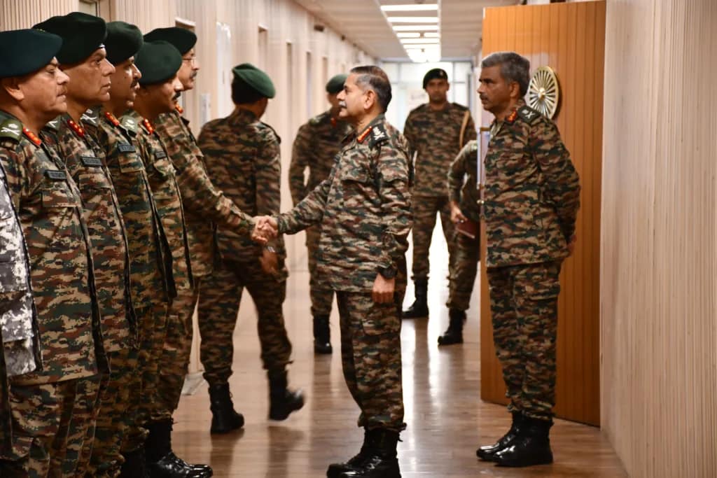Indian Army: सेना प्रमुख जनरल उपेंद्र द्विवेदी ने पश्चिमी कमान की ऑपरेशनल तैयारियों का लिया जायजा 1 Indian Army Chief General Upendra Dwivedi Reviews Operational Preparedness of Western Command