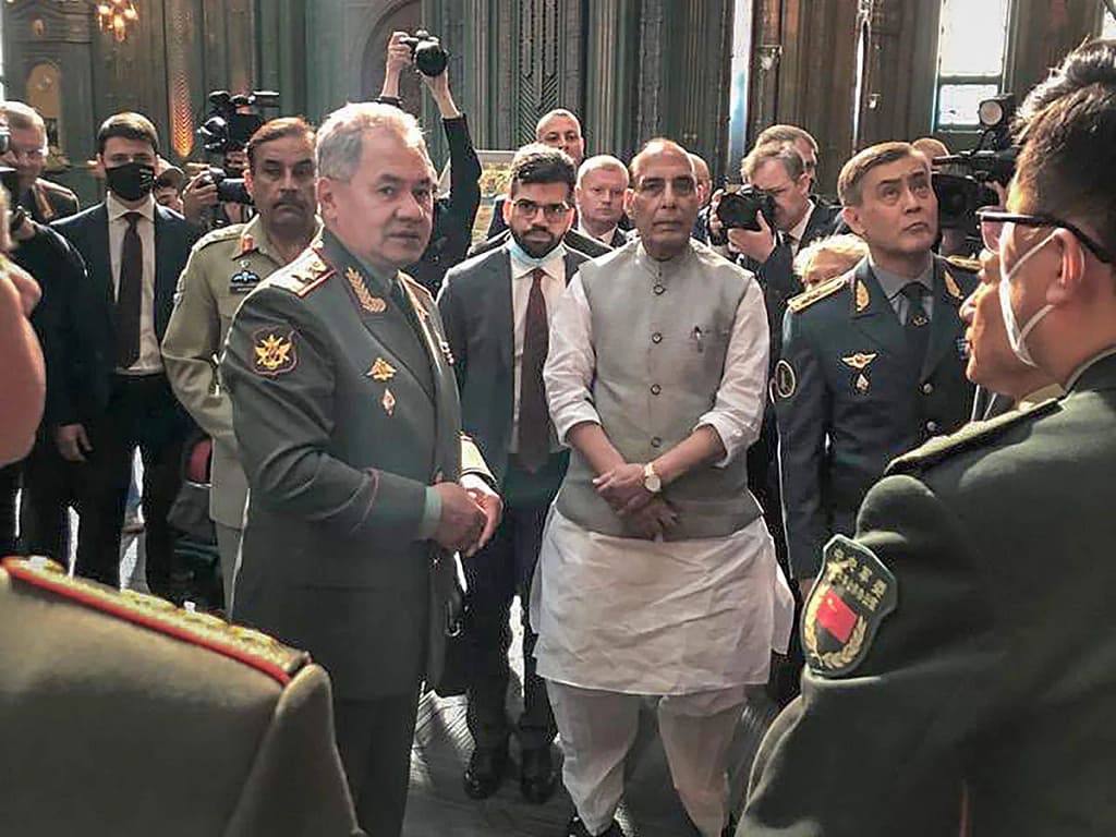 Defence Minister Russia Visit: रूस यात्रा पर जाएंगे रक्षा मंत्री राजनाथ सिंह, भारतीय नौसेना को समर्पित करेंगे INS तुषिल 1 Defence Minister Rajnath Singh to Visit Russia: INS Tushil to be Inducted into Indian Navy
