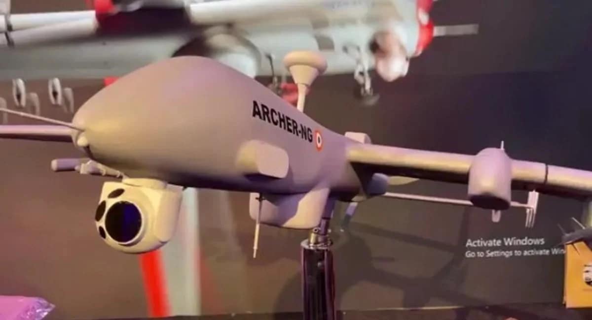 Archer-NG UAV: भारत का स्वदेशी आर्म्ड ड्रोन 'आर्चर-NG' जल्द उड़ान भरने को तैयार, 34 घंटे तक लगातार भर सकता है उड़ान 1 Archer-NG UAV: India Indigenous Armed Drone Ready for Takeoff, First Sortie Next Month!