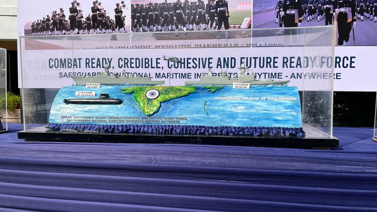 Republic Day Parade: भारतीय नौसेना की झांकी में दिखेगी 'आत्मनिर्भरता', पहली बार महिला अग्निवीर बनेंगी नेवी बैंड का हिस्सा! 2 Republic Day Parade: Navy's 'Atmanirbharta' Tableau to Feature Women Agniveers in Band for the First Time!