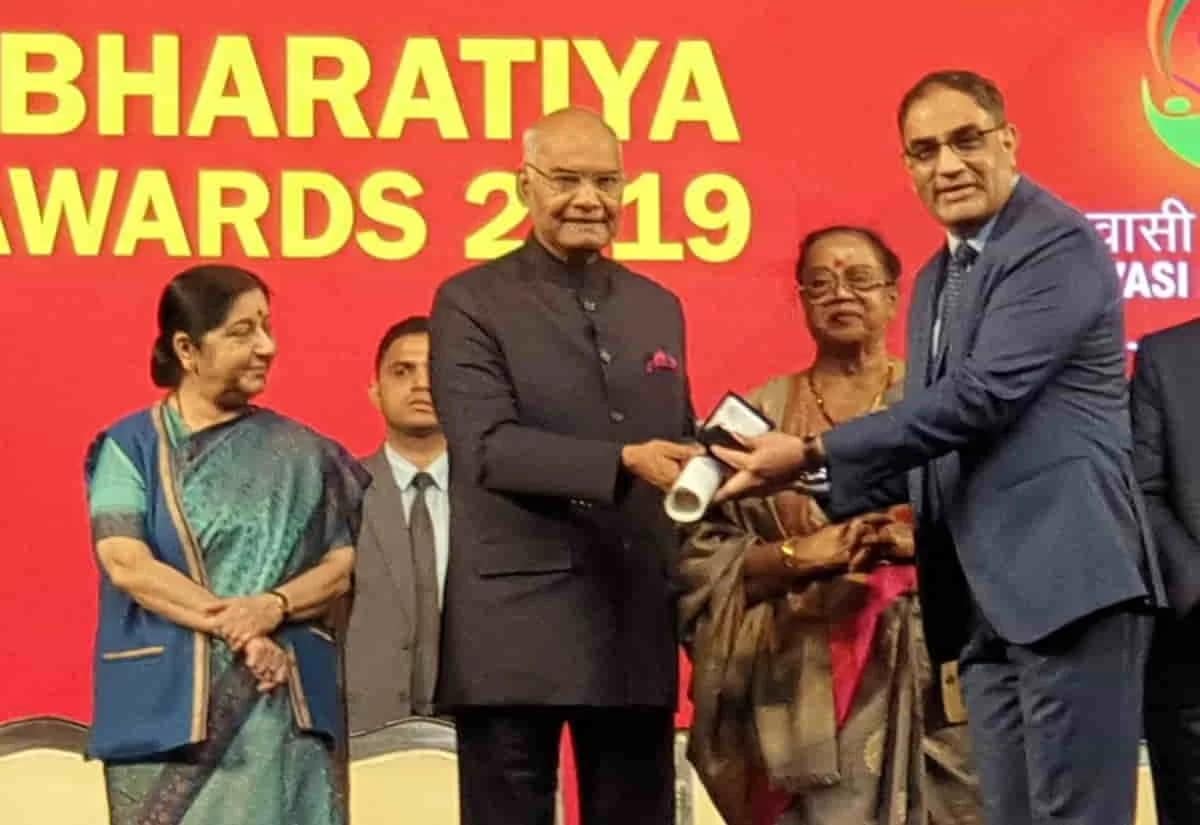 Commander Purnendu Tiwari: अभी भी कतर में क्यों हैं नेवल वेटरन पूर्णेंदु तिवारी, बाकी सात साथी आ चुके हैं भारत, सरकार ने बताई वजह 1 Why is Naval Veteran Purnendu Tiwari Still in Qatar While Seven Others Returned? Govt Explains