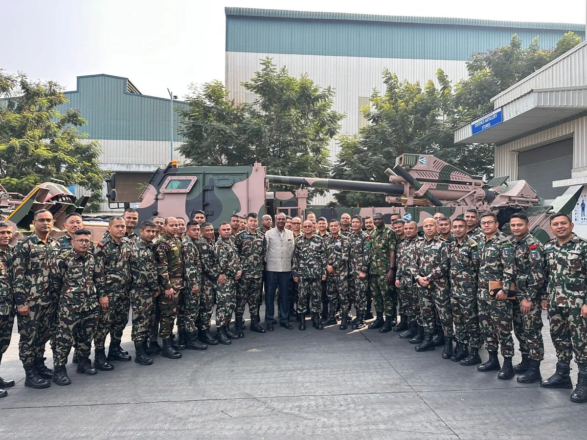 Nepali Army Command: भारत आए नेपाली सेना के अधिकारी, जाना आधुनिक युद्धक तकनीकों का राज! एलएंडटी और भारत फोर्ज का भी किया दौरा 3 Nepali Army Command Visits India, Explores Modern Warfare Tech!