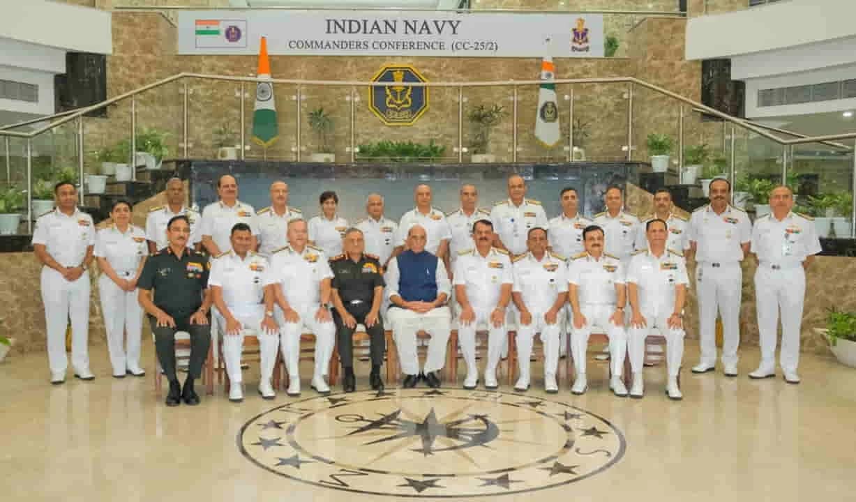 Commanders Conference 2025: रक्षा मंत्री बोले- हिंद महासागर बना विश्व राजनीति का नया केंद्र, नौसेना की ताकत से दुनिया ने देखा भारत का दम 1 Indian Navy Commanders Conference 2025