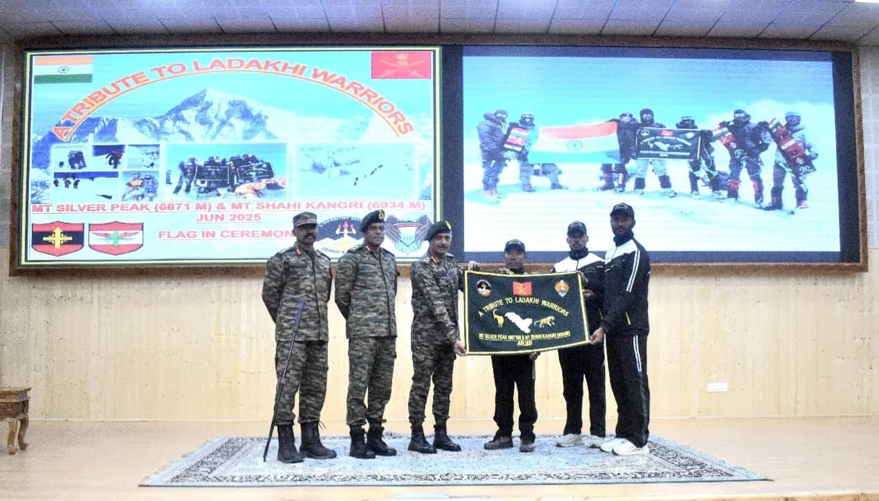 Galwan 5 Years: गलवान के वीरों को भारतीय सेना ने कुछ इस तरह दी श्रद्धांजलि, देपसांग प्लेंस में किया माउंटेनियरिंग एक्सपेडिशन, चीन को ऐसे दिया संदेश! 2 Galwan 5 Years: Indian Army Pays Tribute with Mountaineering Expedition in Depsang Plains