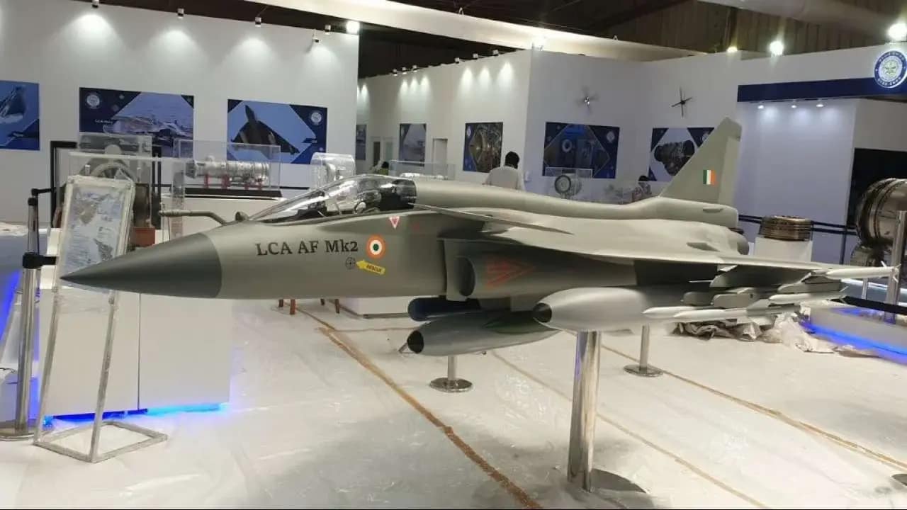 LCA Tejas Mk2 delay: तेजस Mk-2 प्रोजेक्ट के लिए नई चुनौती! बढ़ सकती हैं GE-414 इंजन की कीमतें, वायुसेना की तैयारियों पर पड़ेगा असर! 2 LCA Tejas Mk2 Delayed: Rising GE-414 Engine Costs Impact IAF Readiness!