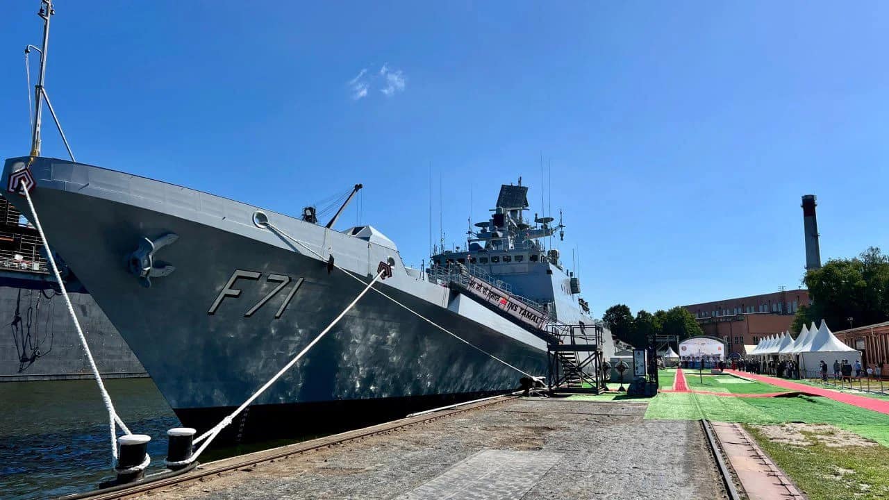 INS Tamal Commissioned: भारतीय नौसेना को मिला रूस में बना सबसे आधुनिक स्टील्थ गाइडेड मिसाइल फ्रिगेट, ब्रह्मोस और देसी हथियारों से है लैस 1 INS Tamal Commissioned: India's Most Advanced Stealth Frigate Joins Indian Navy