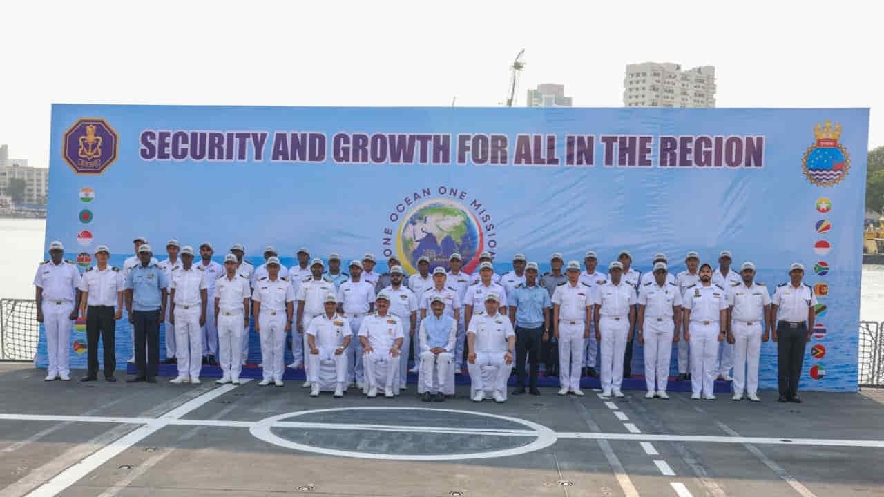 INS सुनयना बना ‘IOS सागर’, 16 देशों का दल 50 दिनों के मिशन पर, नौसेना प्रमुख बोले- सहयोग ही रास्ता 1 IOS Sagar Mission