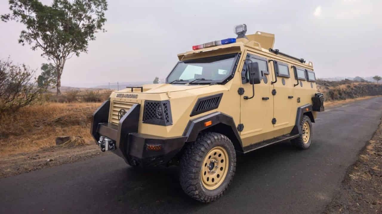 सुरक्षा बलों के खतरनाक मिशन के लिए लॉन्च किया नया आर्मर्ड पर्सनल कैरियर, गोलियों और धमाकों का नहीं होगा असर 1 PAMA APC Armoured Vehicle