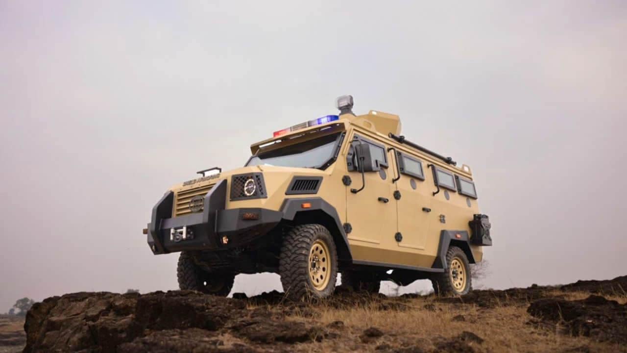 सुरक्षा बलों के खतरनाक मिशन के लिए लॉन्च किया नया आर्मर्ड पर्सनल कैरियर, गोलियों और धमाकों का नहीं होगा असर 3 PAMA APC Armoured Vehicle
