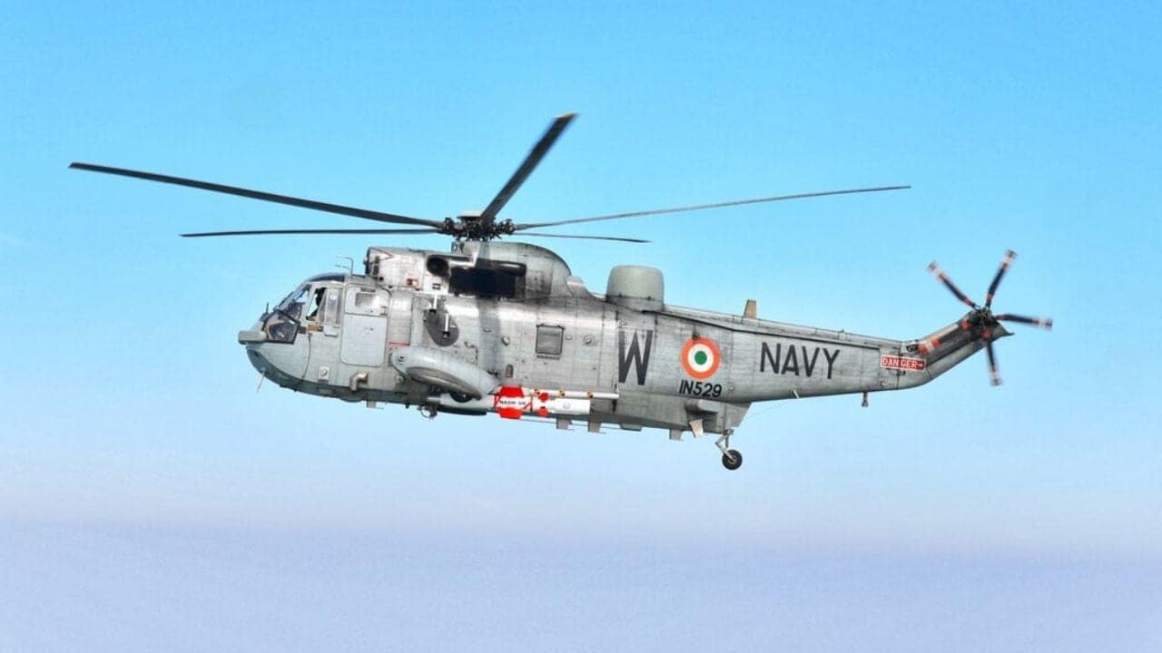 36 साल बाद रिटायर हुआ नौसेना का ‘फ्लाइंग फ्रिगेट’, पाकिस्तान की पनडुब्बियों का था सबसे बड़ा दुश्मन 2 Sea King Bravo Retirement