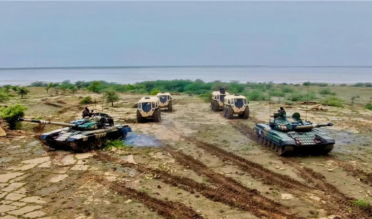 ATOR N1200: बेहद खास है भारतीय सेना का ये बाहुबली, इसके टायरों के दाम सुन कर जाएंगे चौंक, इतनी कीमत में आ जाएंगी चार हैचबैक कारें 5 ATOR N1200: Indian Army's 'Baahubali' with Tires Worth 4 Hatchbacks!