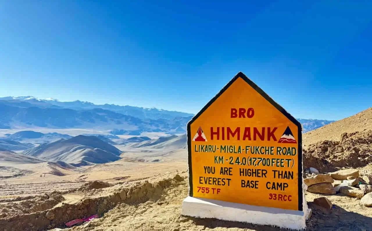 Mig La Pass: दशहरा पर BRO ने रचा इतिहास, 19,400 फीट पर बनाया दुनिया का सबसे ऊंचा मोटरेबल पास, उमलिंग ला पहुंचा दूसरे नंबर पर 3 Mig La Pass: BRO Creates History with World’s Highest Motorable Road at 19,400 Feet