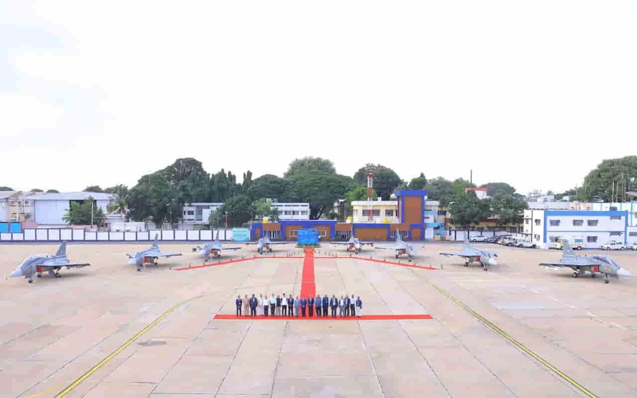 Indigenous Fighter Jet: पीएम मोदी के प्रधान सचिव पहुंचे HAL, स्वदेशी लड़ाकू विमान परियोजना पर पैनी नजर रख रहा है प्रधानमंत्री कार्यालय 11 Indigenous Fighter Jet Project: PM’s Principal Secretary Visits HAL, PMO Closely Monitoring