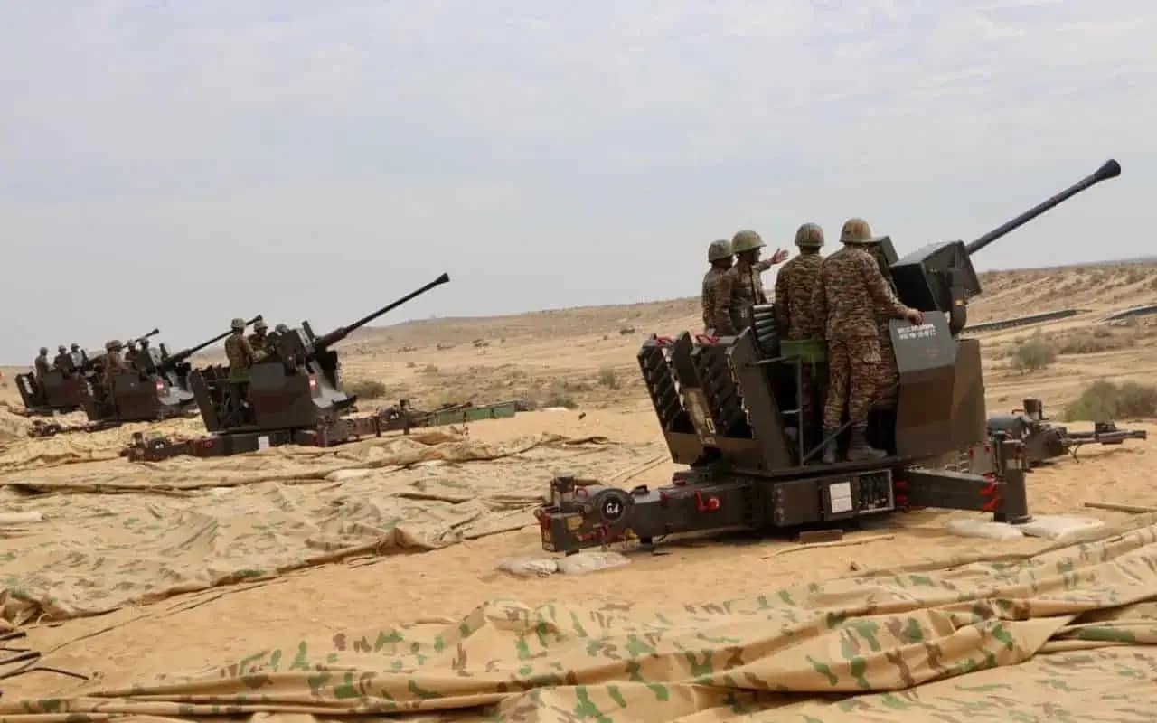 L-70 FCR Drone Detector: भारतीय सेना की 50 साल पुरानी ये एतिहासिक गन बनेगी और दमदार, अब 'सूंघ-सूंघ' कर माइक्रो और स्वॉर्म ड्रोनों का करेगी विनाश 1 L-70 FCR Drone Detector: Indian Army’s 50-Year-Old Iconic Gun to Get Deadly Upgrade, Now Capable of Detecting & Destroying Micro and Swarm Drones