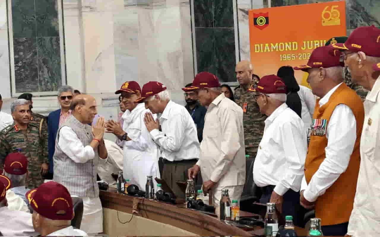 1965 War Diamond Jubilee: रक्षामंत्री बोले- 'जीत हमारे लिए अपवाद नहीं, बन चुकी है आदत', पूर्व प्रधानमंत्री लाल बहादुर शास्त्री और वीर अब्दुल हमीद को किया याद 1 1965 War Diamond Jubilee