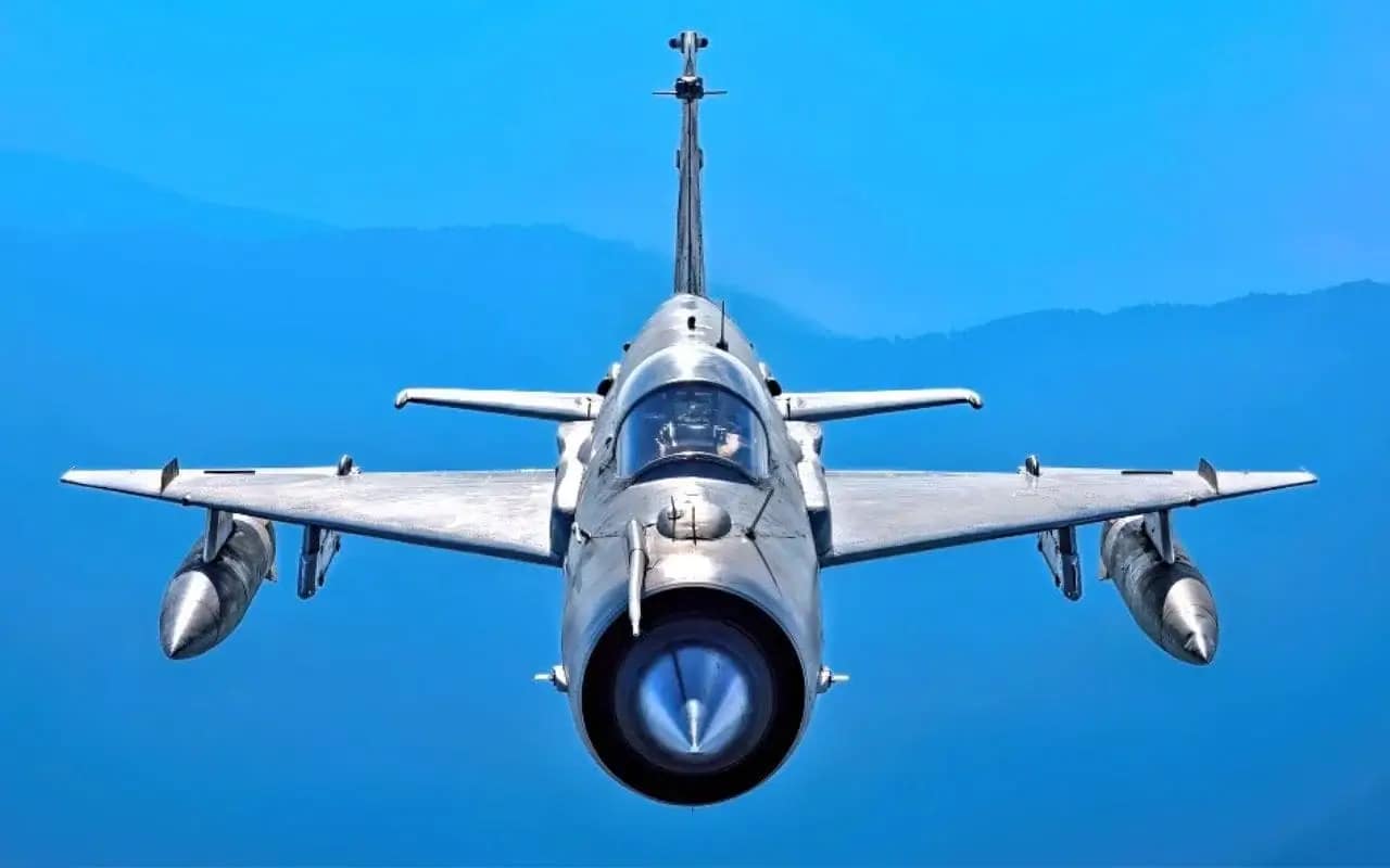 MiG-21 retirement India: 63 सालों की सेवा के बाद 26 सितंबर को रिटायर होगा मिकोयान-गुरेविच-21, त्रिशूल से लेकर तलवार तक मिले कई नाम 1 Mig-21 Retirement: IAF’s First Supersonic Jet to Bid Farewell After 62 Years