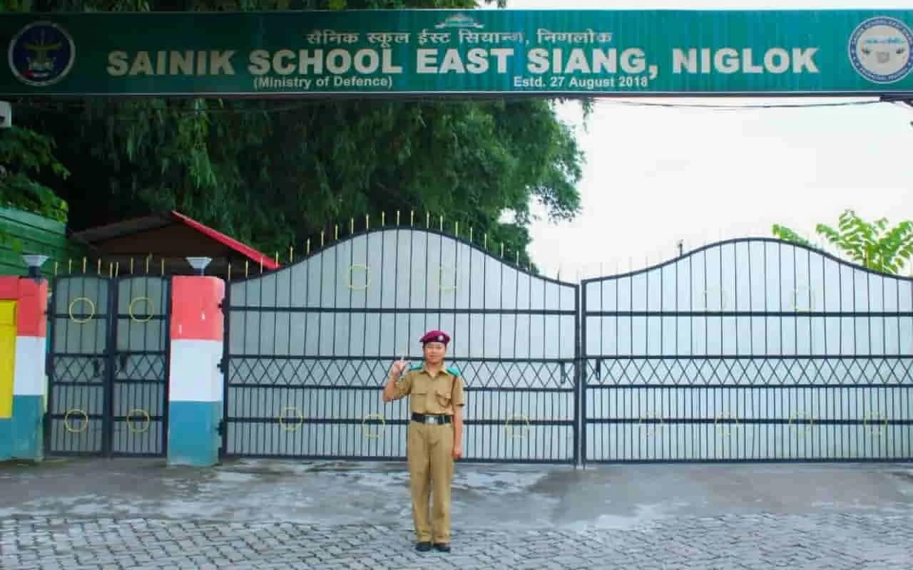 Spear Corps Indian Army: अरुणाचल की बेटी की कहानी; कैसे दूरदराज के गांव से सैनिक स्कूल तक पहुंची मिली याबी, भारतीय सेना ने दिखाई राह 1 Spear Corps Indian Army support to Milli Yabi to Sainik School – Inspiring Journey