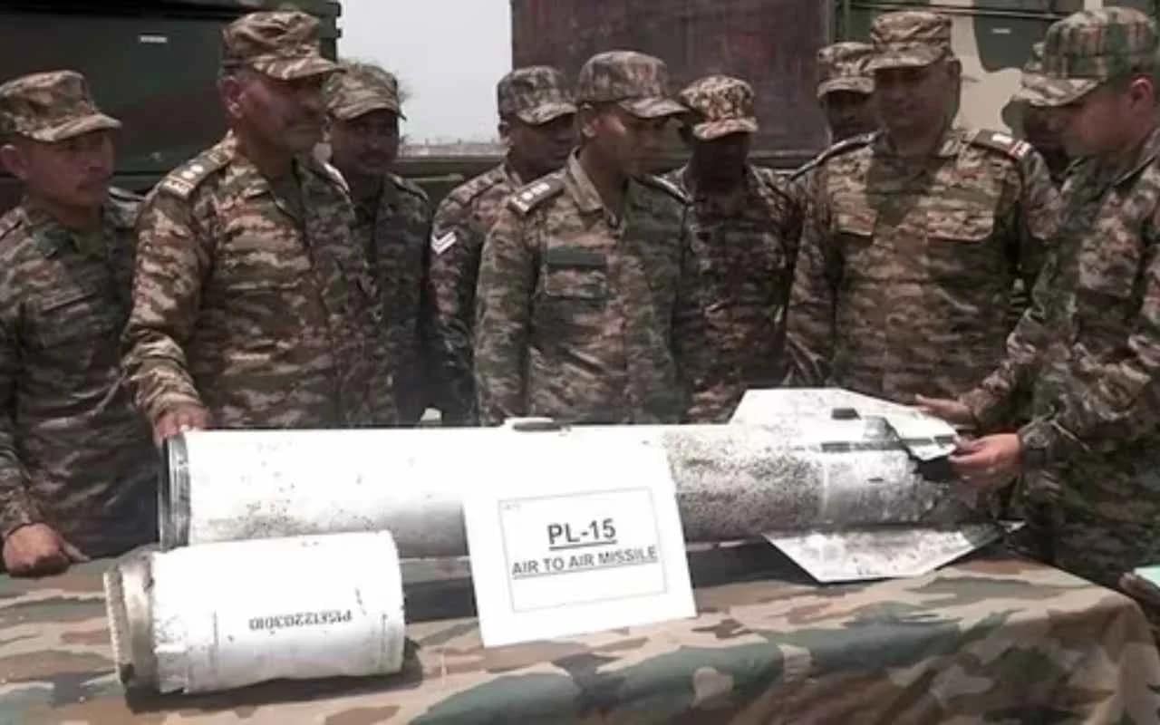 DRDO PL-15 Missile: ऑपरेशन सिंदूर में बरामद चीनी मिसाइल है वाकई घटिया! डीआरडीओ ने बताया इनमें नहीं था ये जरूरी फीचर 2 DRDO PL-15 Missile: India Incorporates Chinese PL-15 Missile Tech After Recovery During Operation Sindoor