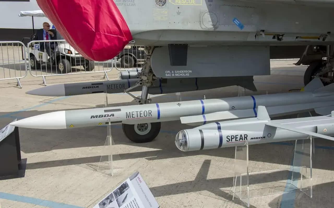 AIM-120 AMRAAM: ऑपरेशन सिंदूर में जेएफ-17 और एफ-16 खोने से घबराया हुआ है पाकिस्तान, जानता है भारत के अस्त्र और गांडीव से बचना है बेहद मुश्किल, इसलिए की ये डील 3 AIM-120 AMRAAM Missiles To Pakistan