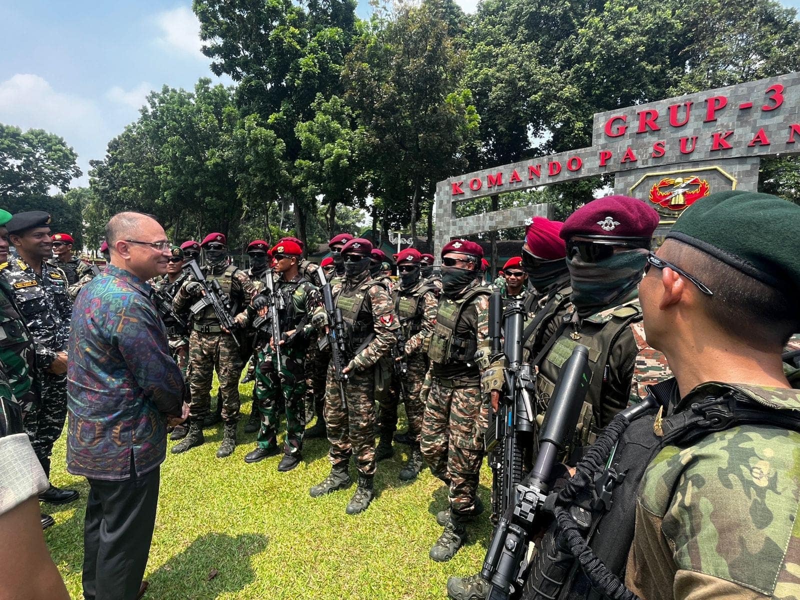 Exercise GARUD SHAKTI 24: भारतीय सेना के विशेष बलों का दल इंडोनेशिया के लिए रवाना, ‘गरुड़ शक्ति’ संयुक्त अभ्यास में लेगा हिस्सा 2 Indian Army Special Forces Head to Indonesia for Joint Exercise 'Garud Shakti 24