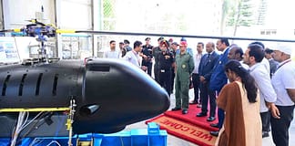 RUAV-200 ड्रोन को देखने पहुंचे आर्मी चीफ, स्वदेशी लाइट कॉम्बैट हेलीकॉप्टर प्रचंड में भरी उड़ान RUAV-200 Drone