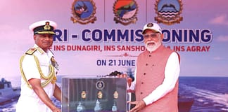 कोलकाता में नौसेना की ट्राई-कमीशनिंग पर बोले पीएम मोदी, समुद्री ताकत के बिना नहीं बन सकता कोई देश बड़ी ताकत PM Modi Indian Navy Tri-Commissioning