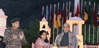 कारगिल से रक्षा मंत्री की पाकिस्तान को दो टूक, बोले- हर चुनौती से निपटने के लिए पूरी तरह तैयार हैं भारतीय सेनाएं Kargil Vijay Diwas 2026