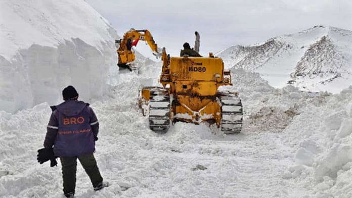 Leh-Manali Snow Clearance-2 Leh-Manali Snow Clearance