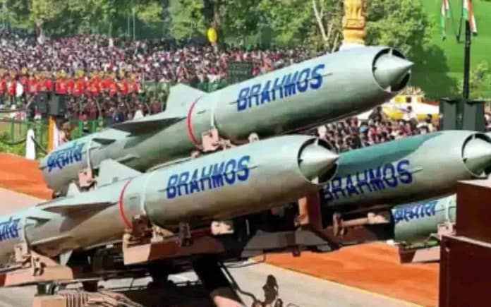 BrahMos Supersonic Cruise Missiles: Post-Operation Sindoor, Indian Air Force and Navy set to place major orders BrahMos Missile 800 km