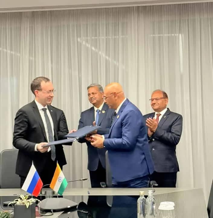 SJ-100 Aircraft: 37 साल बाद भारत में फिर बनेगा पैसेंजर विमान, HAL और रूस की UAC ने किया घरेलू विमान बनाने का समझौता 2 SJ-100 Aircraft