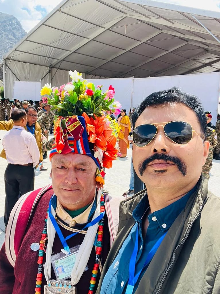 Tashi Namgyal: नहीं रहे करगिल जंग के गुमनाम हीरो ताशी नामग्याल, जिन्होंने सबसे पहले दी थी पाकिस्तानी सेना की घुसपैठ की खबर 2 Tashi Namgyal: Unsung Hero of Kargil War Who First Alerted India About Pakistani Intrusion Passes Away