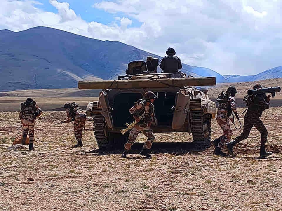 LAC के पास लद्दाख में आर्मी-ITBP की जॉइंट ड्रिल, एक्सरसाइज में इस्तेमाल हुए BMP-2 और मिसाइल सिमुलेटर 2 Army ITBP Joint Training Ladakh