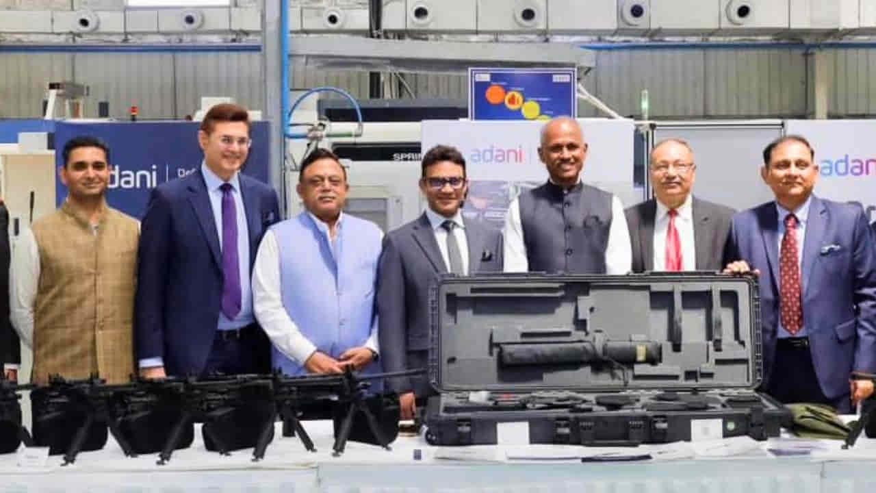 भारतीय सेना को मिलीं स्वदेशी ‘प्रहार’ मशीन गन, अदाणी डिफेंस ने डिलीवर की 2000 LMG की पहली खेप 3 Prahar LMG India