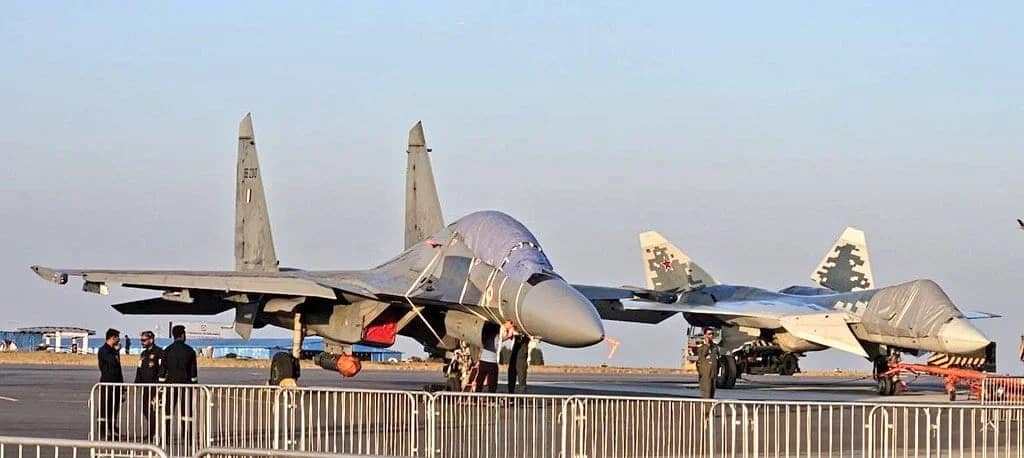Sukhoi-30MKI: जल्द ही भारत के सुखोई-30 के आगे ढेर होगा चीन का लेटेस्ट J-35 फाइटर जेट! रूस ने दिया सुखोई-57 का इंजन लगाने का ऑफर 2 Sukhoi-30MKI Upgrade: Russia Offers Su-57 Engine, Set to Outclass China’s J-35 Fighter Jet!