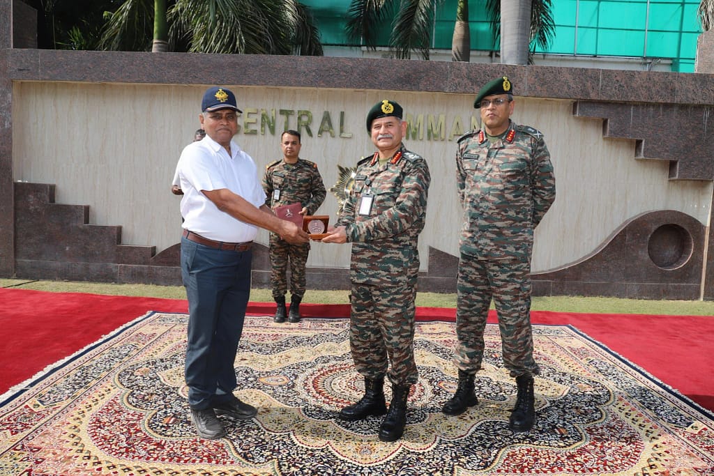 Veterans Achievers Award: General Upendra Dwivedi Honors Colonel MZU Siddiquie and Subedar Uday Raj Singh for Their Remarkable Social Contributions