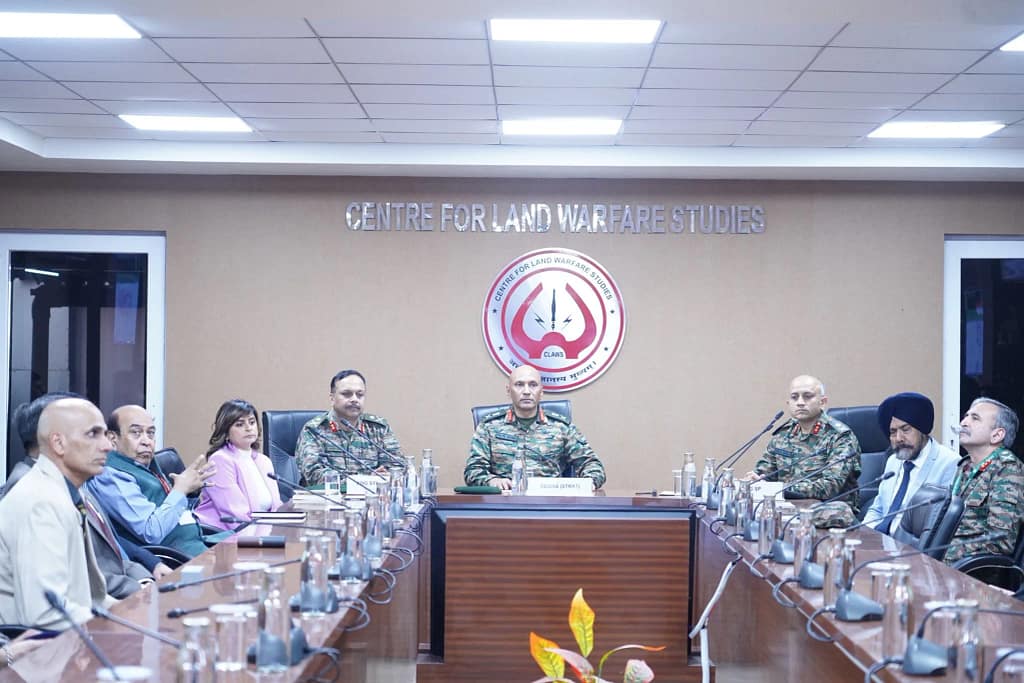 Nagrota Under Siege: 2016 के आतंकी हमले की दास्तां और जवानों के साहस और बलिदान की अनकही कहानियां, CLAWS में हुआ विमोचन 3 Nagrota Under Siege" Untold Stories of Courage and Sacrifice from the 2016 Terror Attack, Unveiled at CLAWS