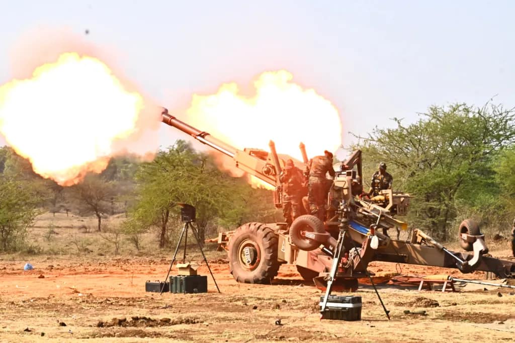 AGNI WARRIOR-2024: सिंगापुर और भारतीय सेना के बीच समाप्त हुआ संयुक्त सैन्य अभ्यास, देवलाली फील्ड फायरिंग रेंज में भारतीय सेना ने दिखाई अपनी फायर पावर 1 AGNI WARRIOR-2024: Joint Military Exercise Between Singapore and Indian Army Concludes, Indian Army Demonstrates Firepower at Devlali Field Firing Ranges