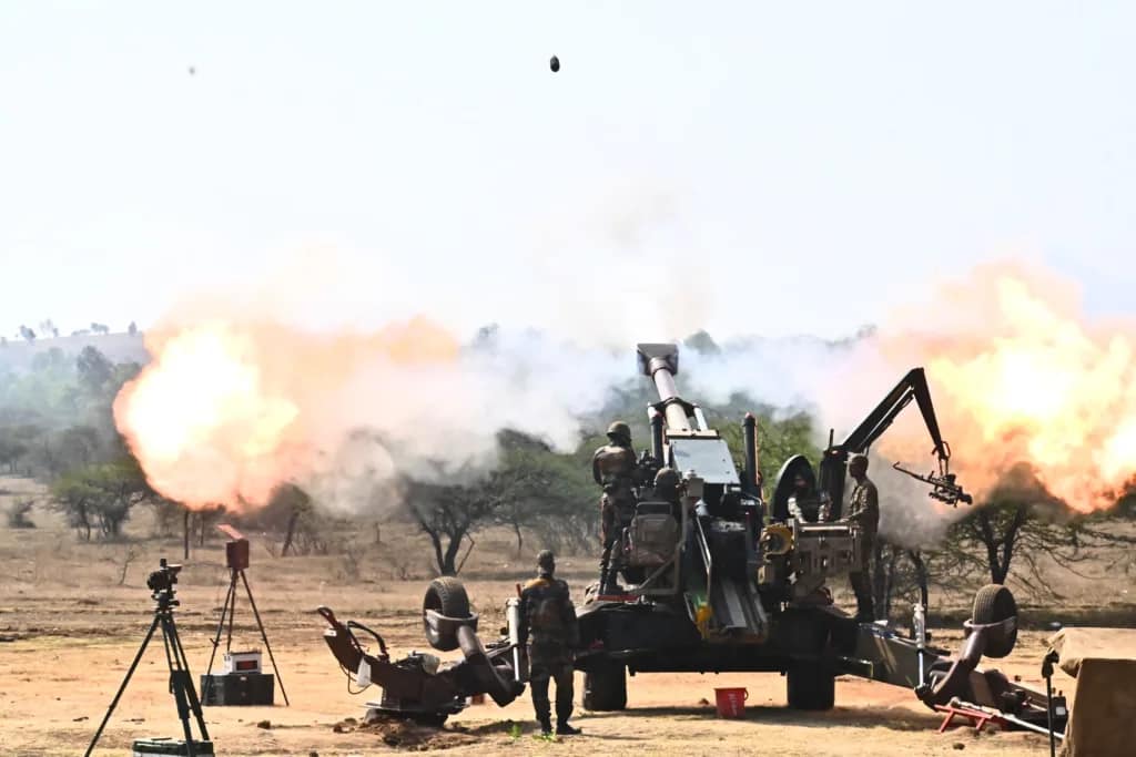 AGNI WARRIOR-2024: सिंगापुर और भारतीय सेना के बीच समाप्त हुआ संयुक्त सैन्य अभ्यास, देवलाली फील्ड फायरिंग रेंज में भारतीय सेना ने दिखाई अपनी फायर पावर 3 AGNI WARRIOR-2024: Joint Military Exercise Between Singapore and Indian Army Concludes, Indian Army Demonstrates Firepower at Devlali Field Firing Ranges