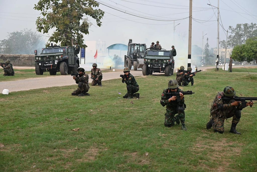 EXERCISE VINBAX-24: भारत-वियतनाम के रक्षा संबंधों में मजबूती, संयुक्त सैन्य अभ्यास से बढ़ेगा आपसी सहयोग 2 EXERCISE VINBAX-24: Strengthening India-Vietnam Defense Ties, Joint Military Drill Enhances Mutual Cooperation