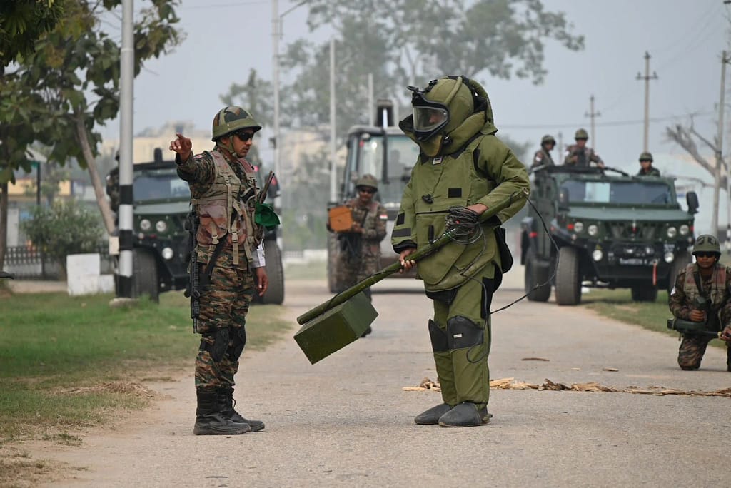 EXERCISE VINBAX-24: भारत-वियतनाम के रक्षा संबंधों में मजबूती, संयुक्त सैन्य अभ्यास से बढ़ेगा आपसी सहयोग 3 EXERCISE VINBAX-24: Strengthening India-Vietnam Defense Ties, Joint Military Drill Enhances Mutual Cooperation