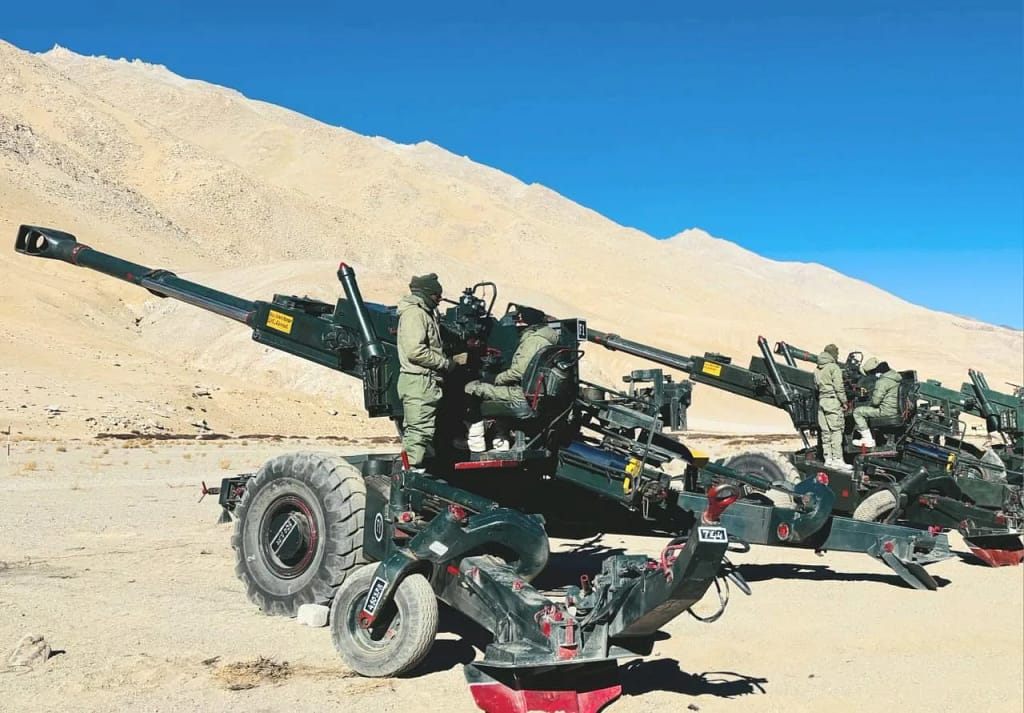 Indian Army: 15000 फीट पर जवान दिखा रहे जज्बा, हाई एल्टीट्यूड इलाकों में ऊंचाई और कड़ाके की ठंड के बीच गनर्स कर रहे ट्रेनिंग 1 Indian Army: Grit and Glory at 15,000 Feet – Gunners Undergo Intense Training Amid Freezing High-Altitude Conditions