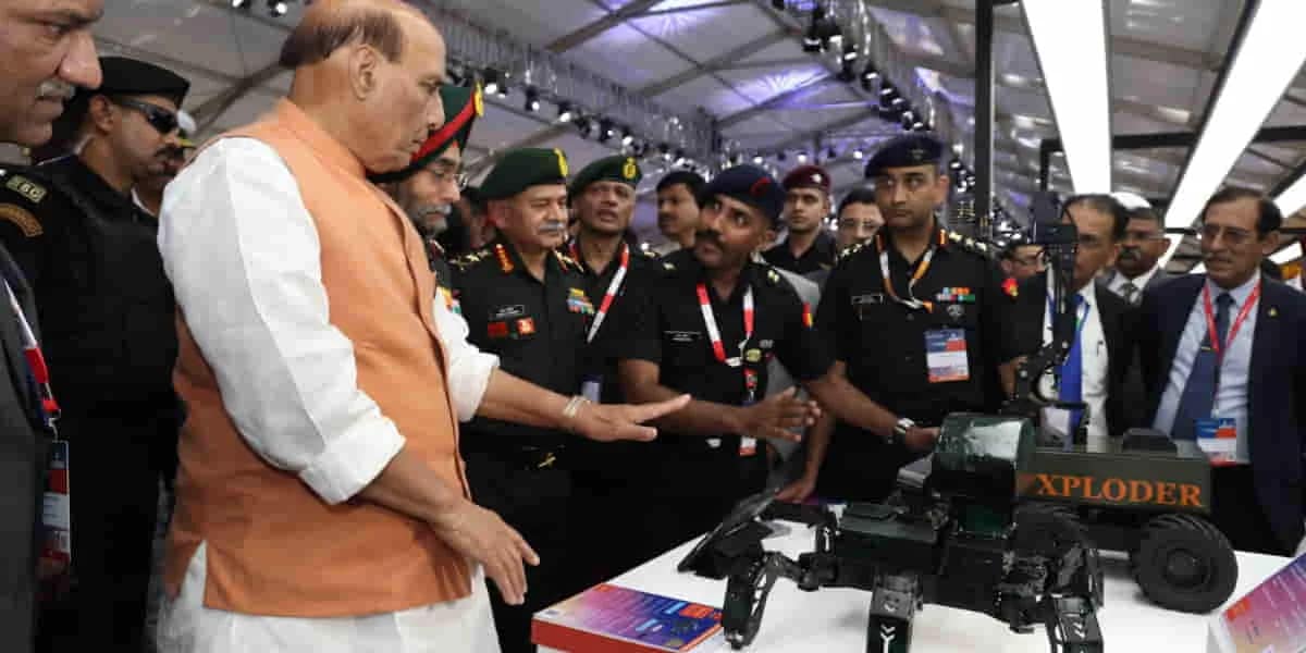 Military Innovations: बूट, बंदूक और ब्रेन! भारतीय सेना के जवान खुद बना रहे हैं अगली पीढ़ी के हथियार, अब सिर्फ लड़ते नहीं, इनोवेशंस भी करते हैं 2 Military Innovations: Indian Soldiers Develop Next-Gen Indigenous Weapons