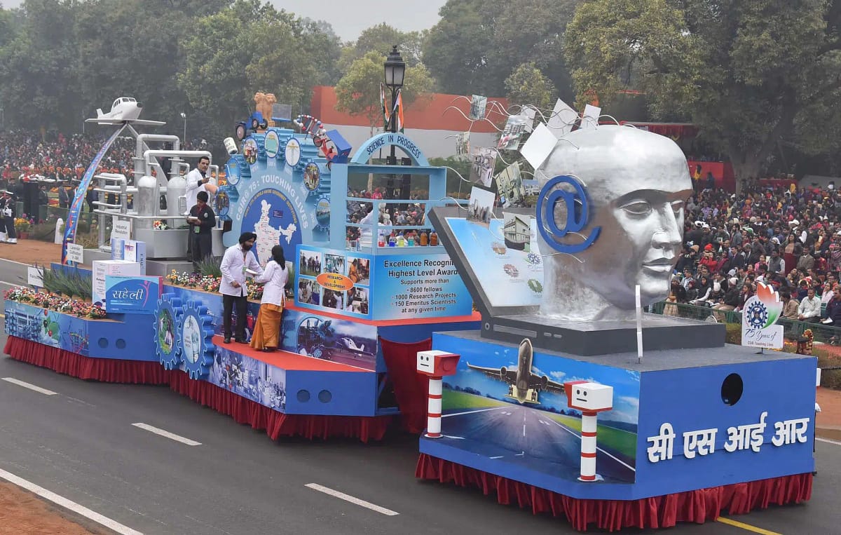 Republic Day 2025: 15 राज्यों और 11 मंत्रालयों की झांकियां होंगी आकर्षण का केंद्र, इस बार ये होगी थीम 1 Republic Day 2025: 15 States, 11 Ministries to Showcase 'Swarnim Bharat' Theme