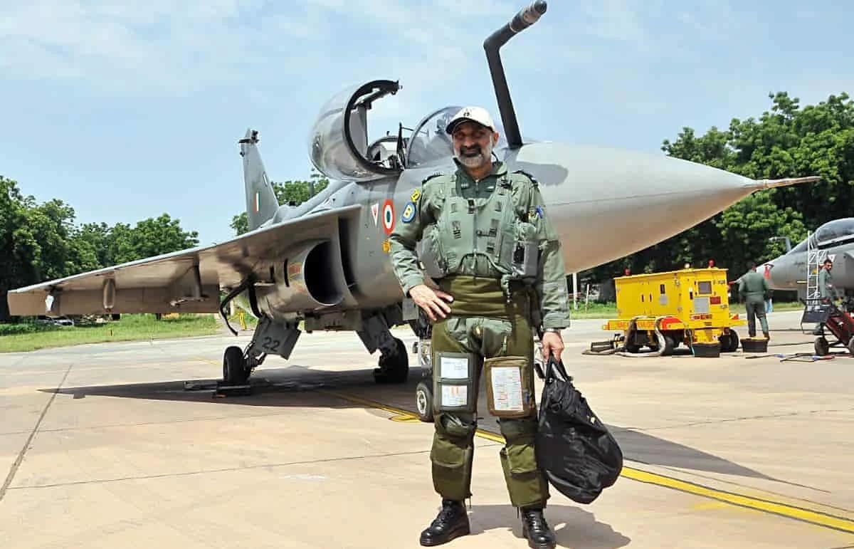 LCA Tejas Mk1A को लेकर IAF प्रमुख ने सुनाई फिर खरी-खरी, HAL से क्यों नाखुश है वायुसेना? आप भी सुनें 2 IAF Chief Slams HAL Over LCA Tejas Mk1A Delays – Why Is the Air Force Unhappy?