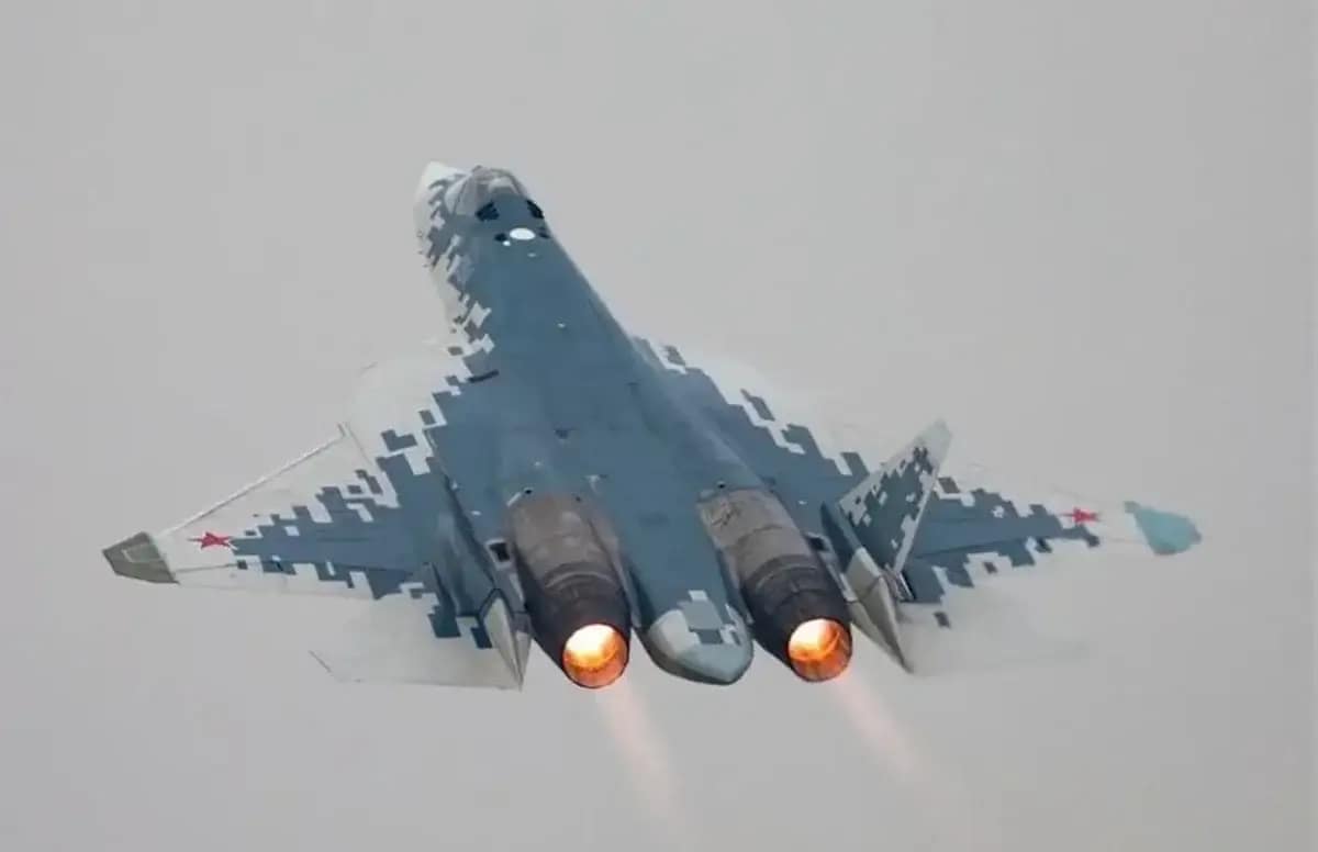 Su-57 Fighter Jet: रूस का भारत को बड़ा ऑफर! फिफ्थ-जेनरेशन Su-57 के जॉइंट प्रोडक्शन की पेशकश, AMCA प्रोजेक्ट में सहयोग का वादा 1 Su-57 Fighter Jet: Russia Offers Joint Production to India, Promises Support for AMCA Project