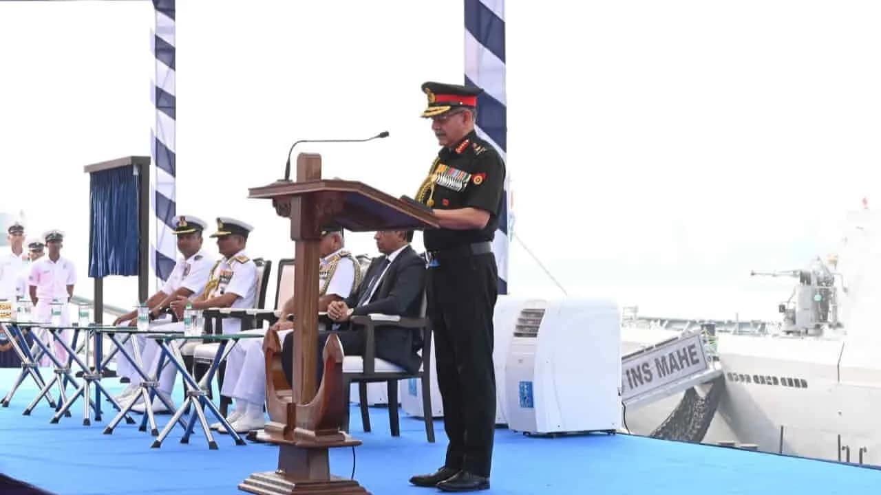 INS Mahe Commissioning: भारतीय नौसेना को मिला नया वॉरशिप, आर्मी चीफ बोले- राष्ट्रीय सुरक्षा का हिस्सा हैं भूमि, समुद्र और आकाश, स्वदेशी क्षमता पर जताया गर्व 3 INS Mahe Commissioning- Indian Army Chief General Upendra Dwivedi at INS Mahe Commissioning